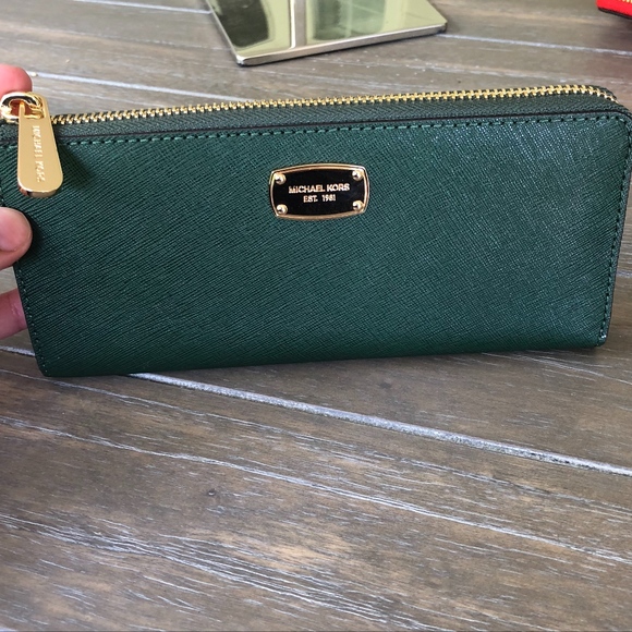 MICHAEL Michael Kors Handbags - Michael Kors Jet Set Travel Moss Green Wallet